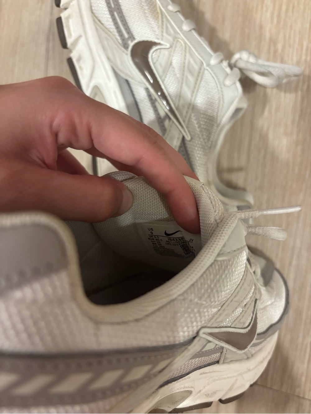 Nike Women's Initiator Retro Sneakers - Picture 7 of 9